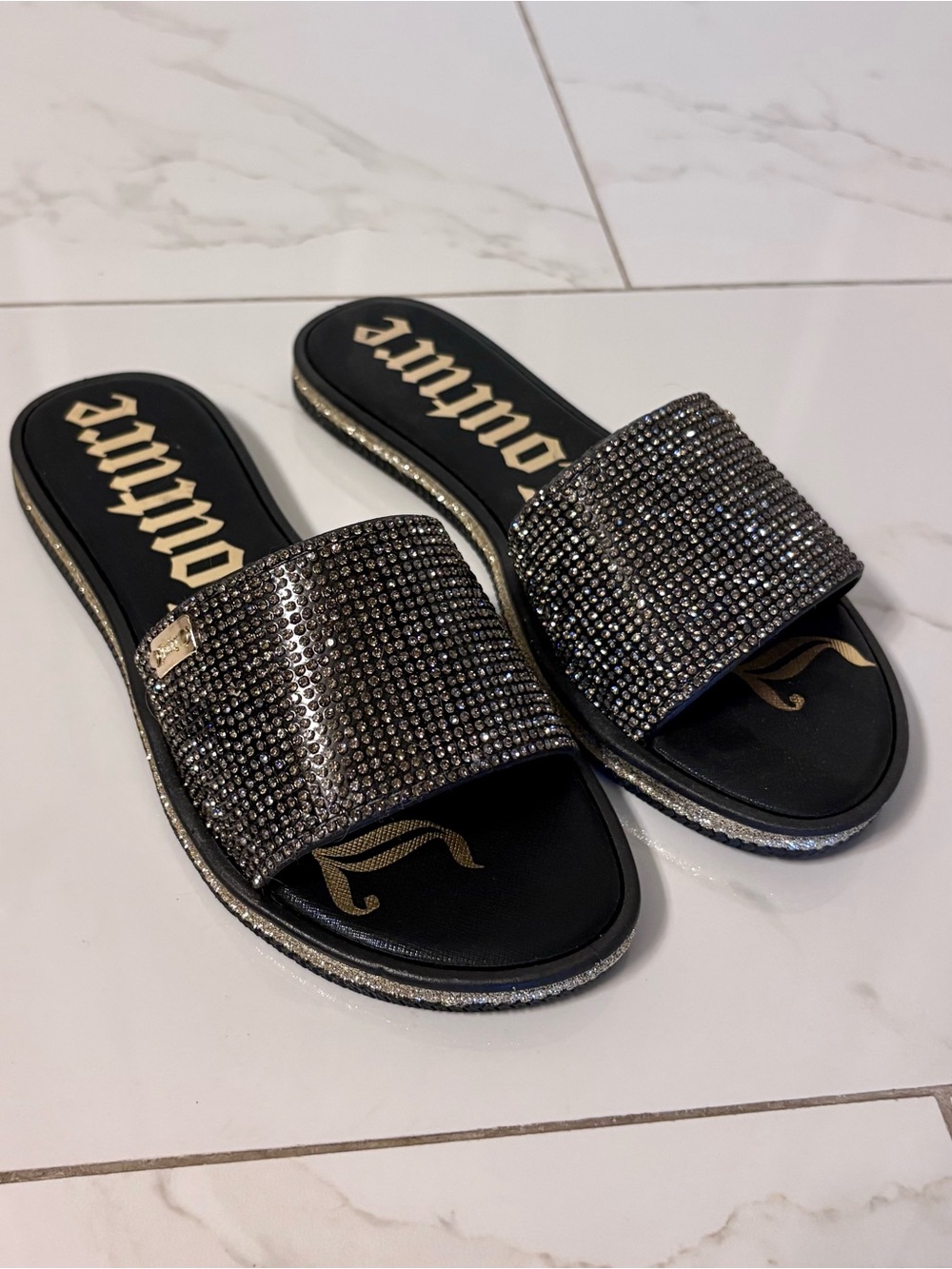 NWOB Juicy Couture Yippy Slides Sandal Glitter Rhinestone Bling Black Gold Y2K 6